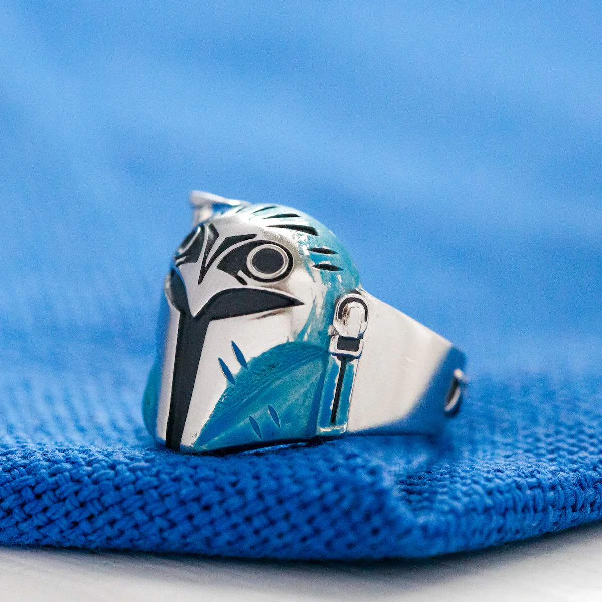 582-star-wars-x-rocklove-bo-katan-helmet-ring-6.webp Star Wars x RockLove Bo-Katan Helmet Ring