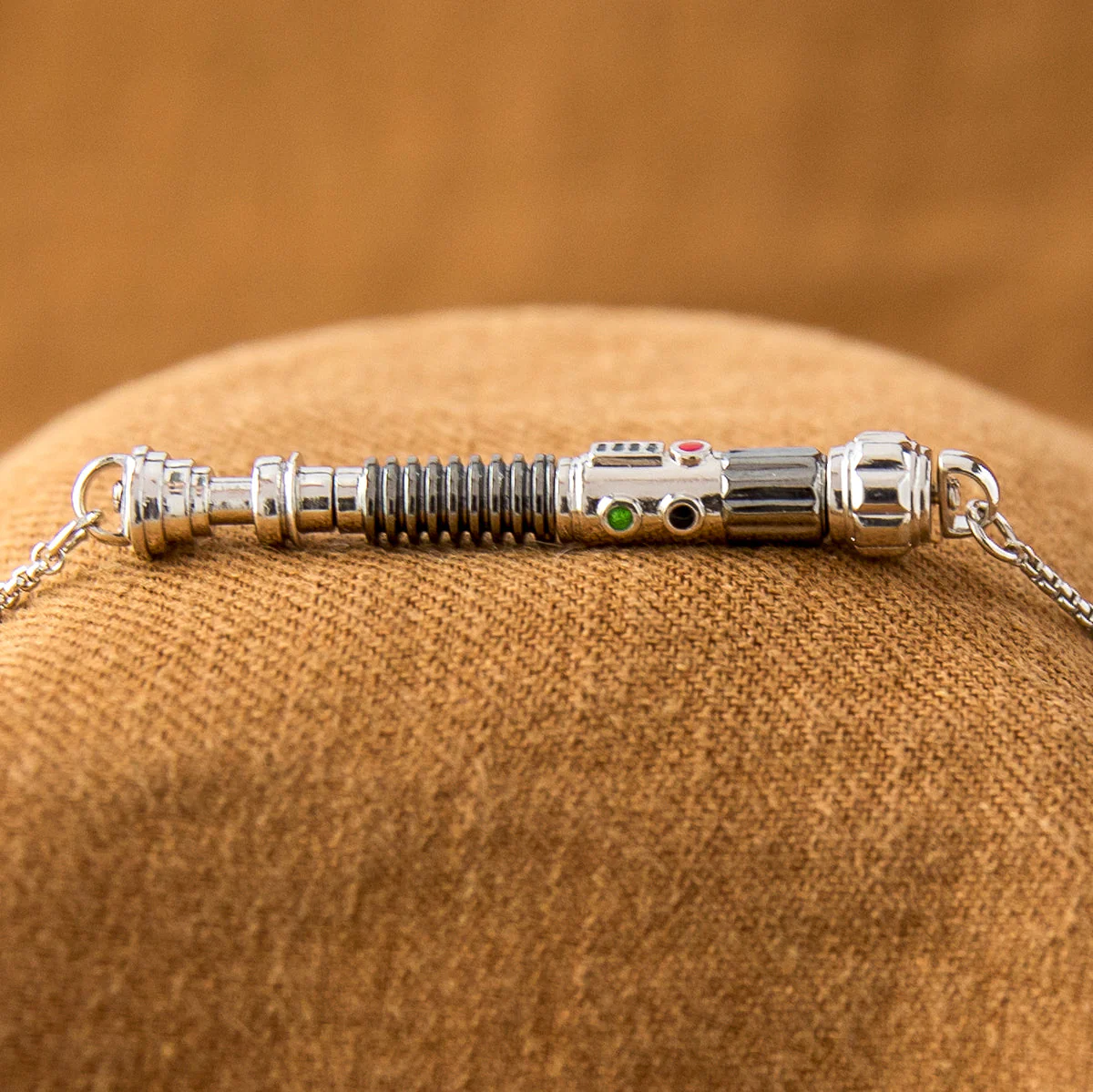 Star Wars x RockLove Duty and Resolve Lightsaber Workshop Necklace